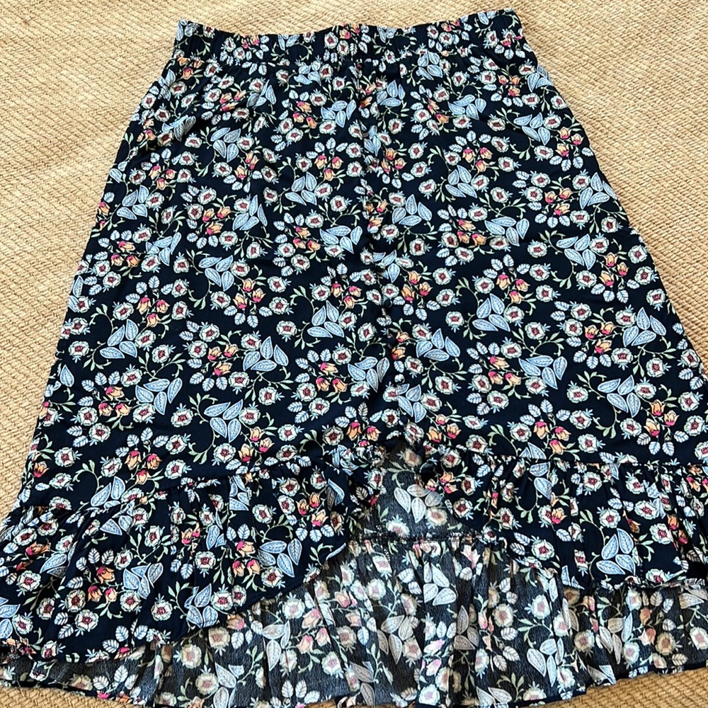Loft, hi-lo skirt, size LP